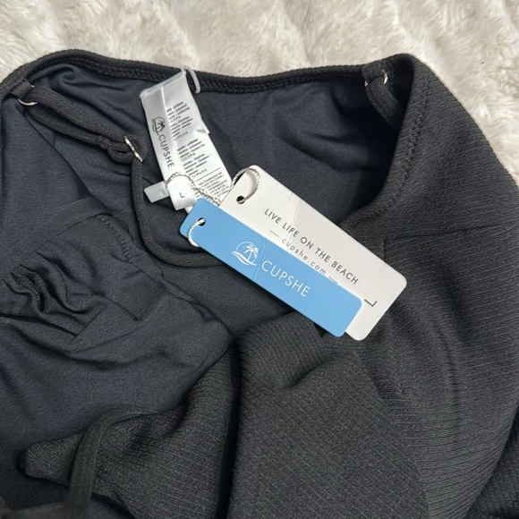 Cupshe Ruffle One Piece - Picture 4 of 5